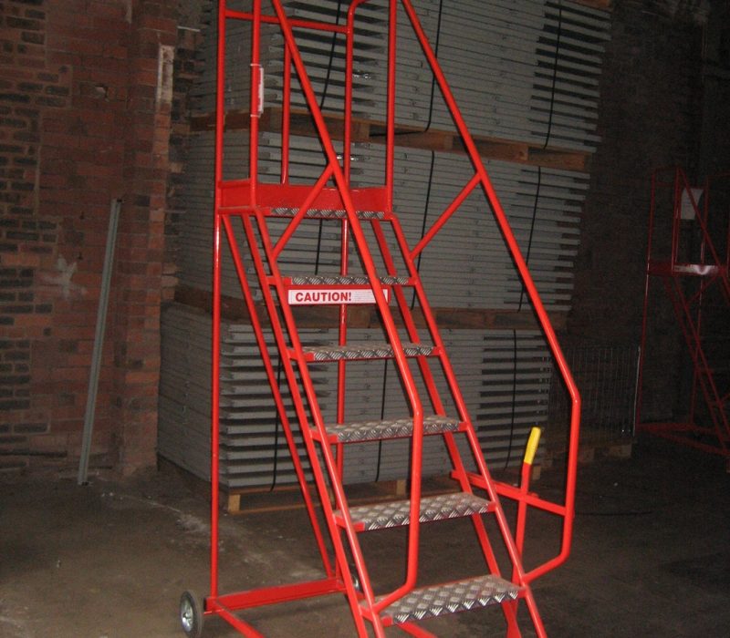 Wide range of new and used mobile steps, from heavy duty isle steps to light weight picking steps